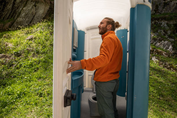 Portable Toilet Options We Offer in Shallowater, TX